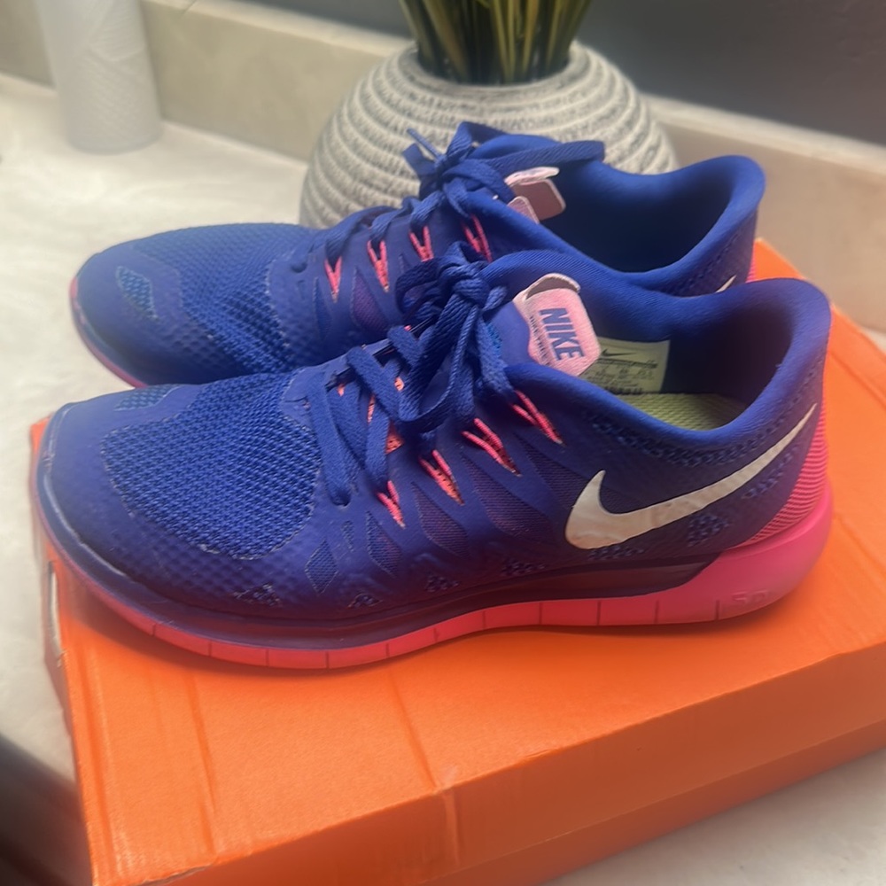 Women’s air max excellerate size 8.5